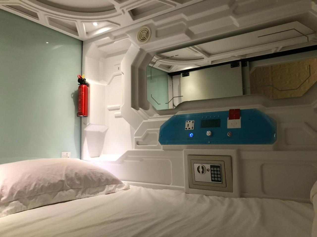 Oh My Pods Vandrarhem Singapore Exteriör bild